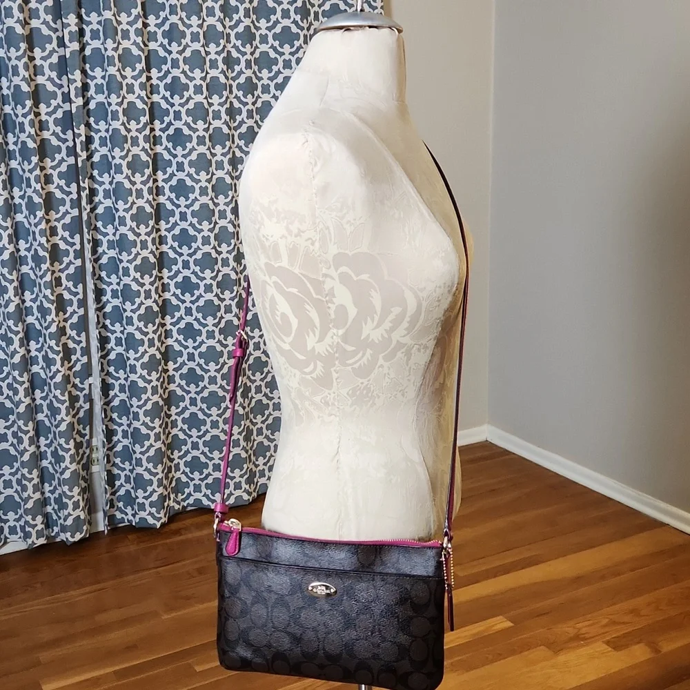 Coach East West pop crossbody
